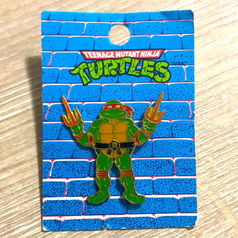 Vintage 1990 TMNT Ninja Turtles Raphael Pin (Mint in Packaging)